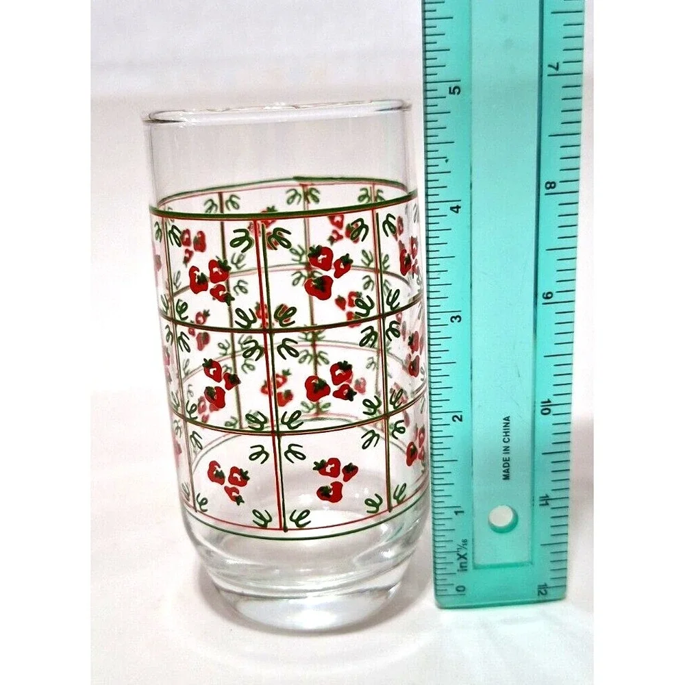 Vintage Set of 4 Anchor Hocking Strawberry and Lattice Drinking Glasses Cottage